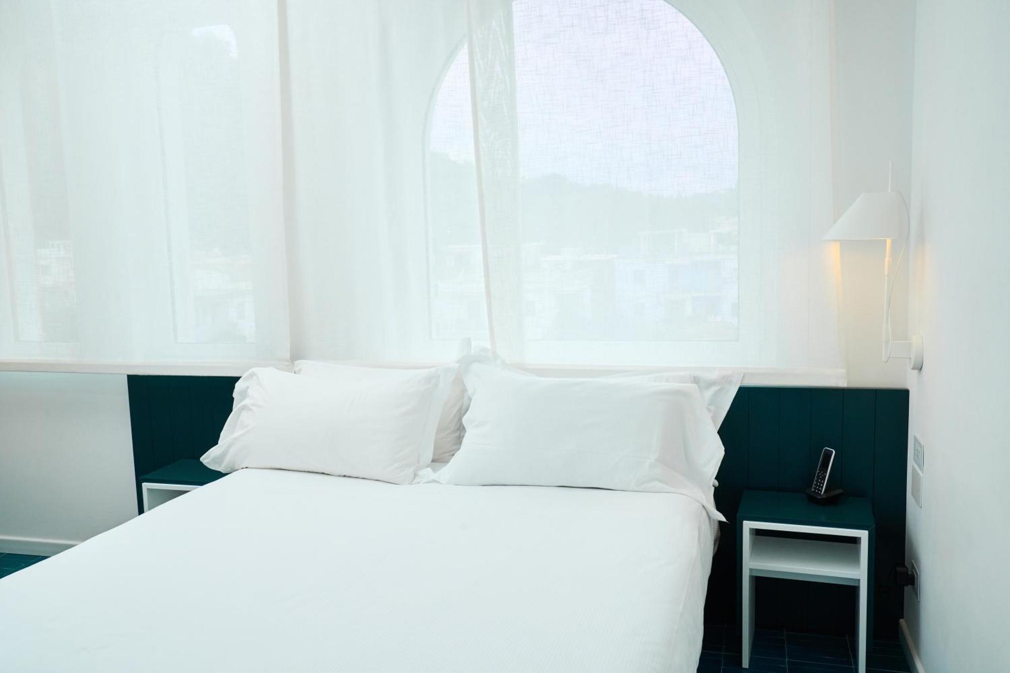 Calea Boutique Hotel Bacoli Phòng bức ảnh